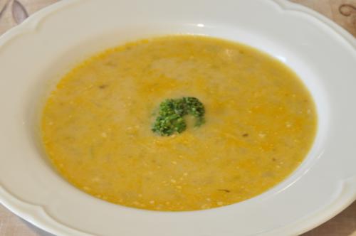 Jak uvařit německá cibulová polévka z krušných hor? Snadné recept, připravený za 30 - 45 minut